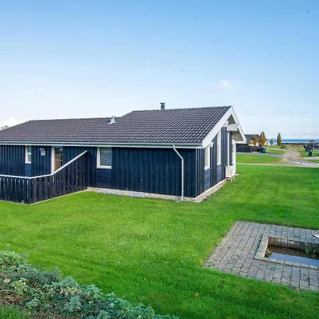 6 Person In Sj Lund By Traum * Sjolund