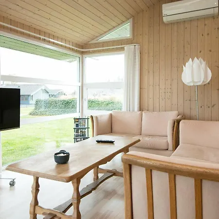 6 Person In Sj Lund By Traum