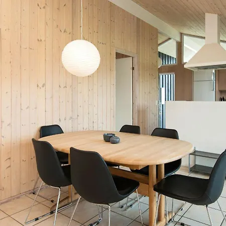 6 Person In Sj Lund By Traum *